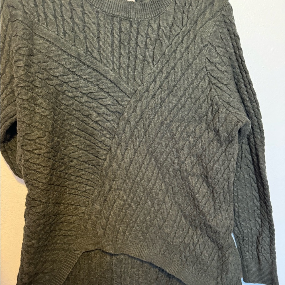 Green tunic sweater